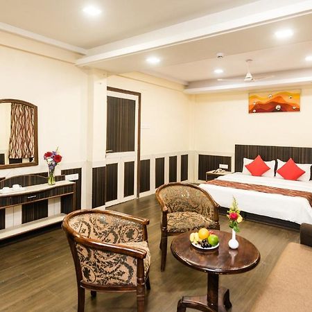 Hotel City Point Dadar Mumbai Exteriör bild