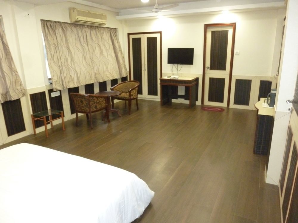 Hotel City Point Dadar Mumbai Exteriör bild