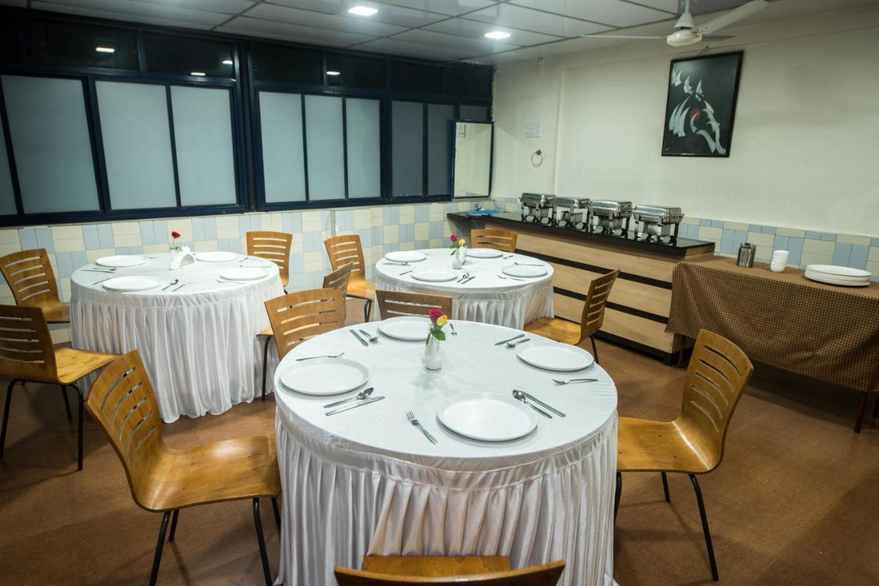 Hotel City Point Dadar Mumbai Exteriör bild