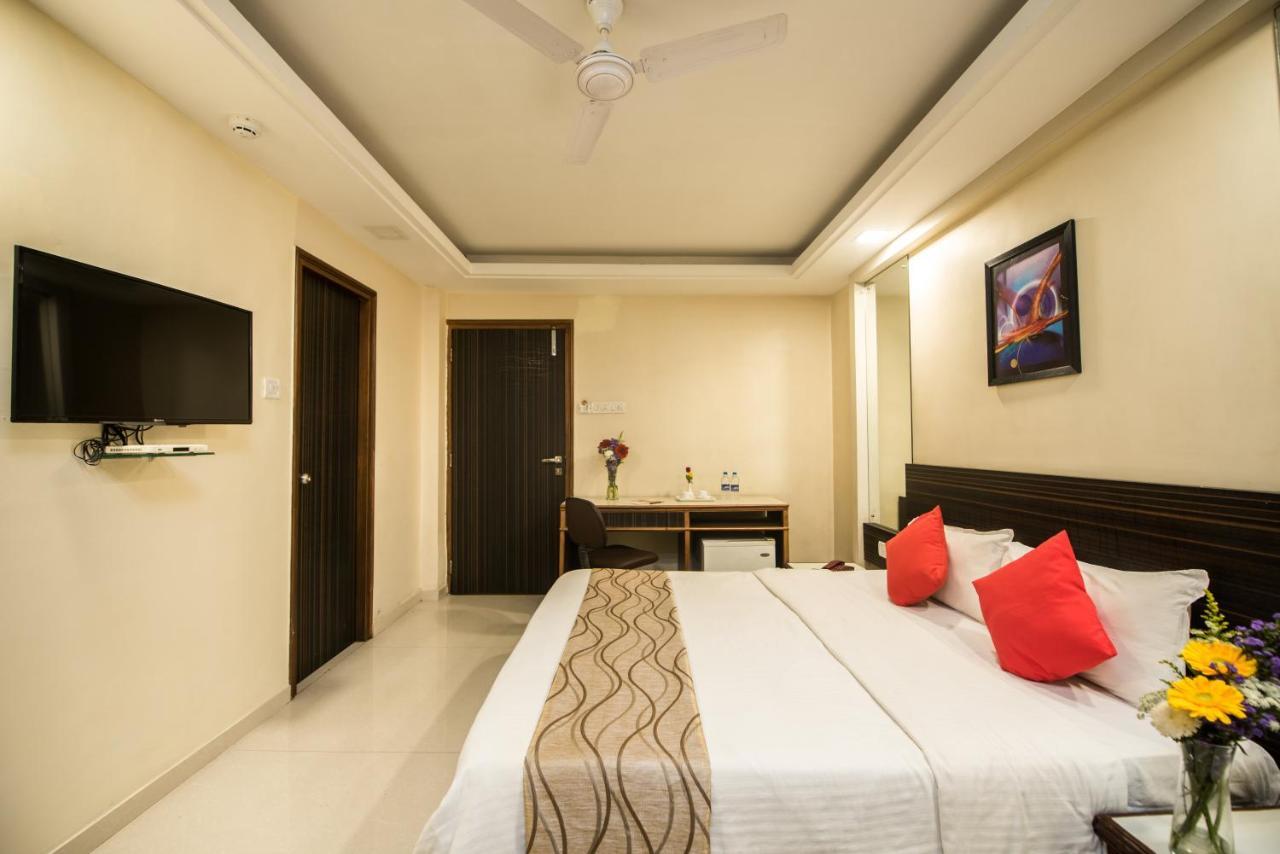 Hotel City Point Dadar Mumbai Exteriör bild