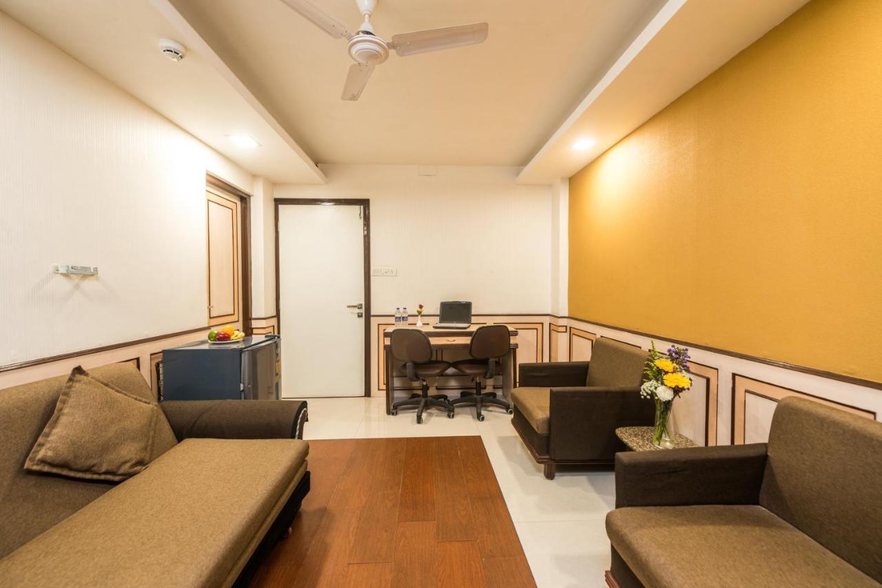 Hotel City Point Dadar Mumbai Exteriör bild